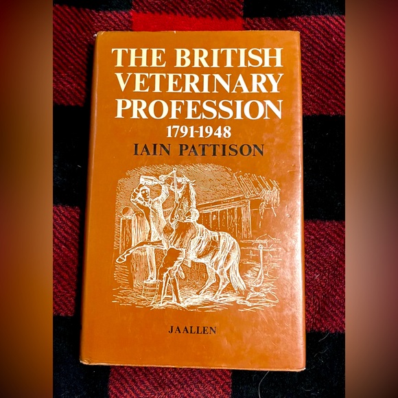 ❤️2 books❤️British 1797 veterinarian❤️office and the ER❤️ - Picture 2 of 10